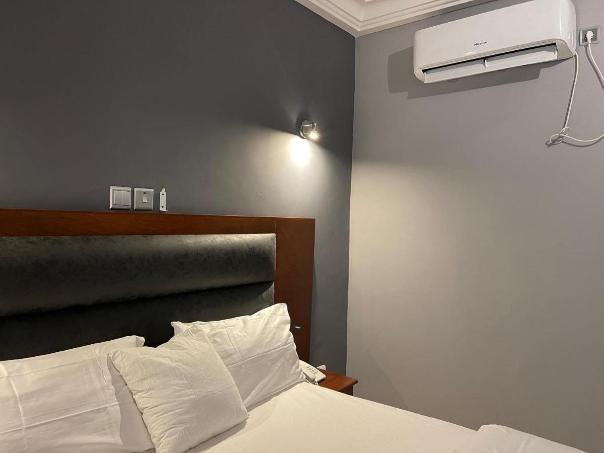 La Rochelle Hotel Яунде Экстерьер фото