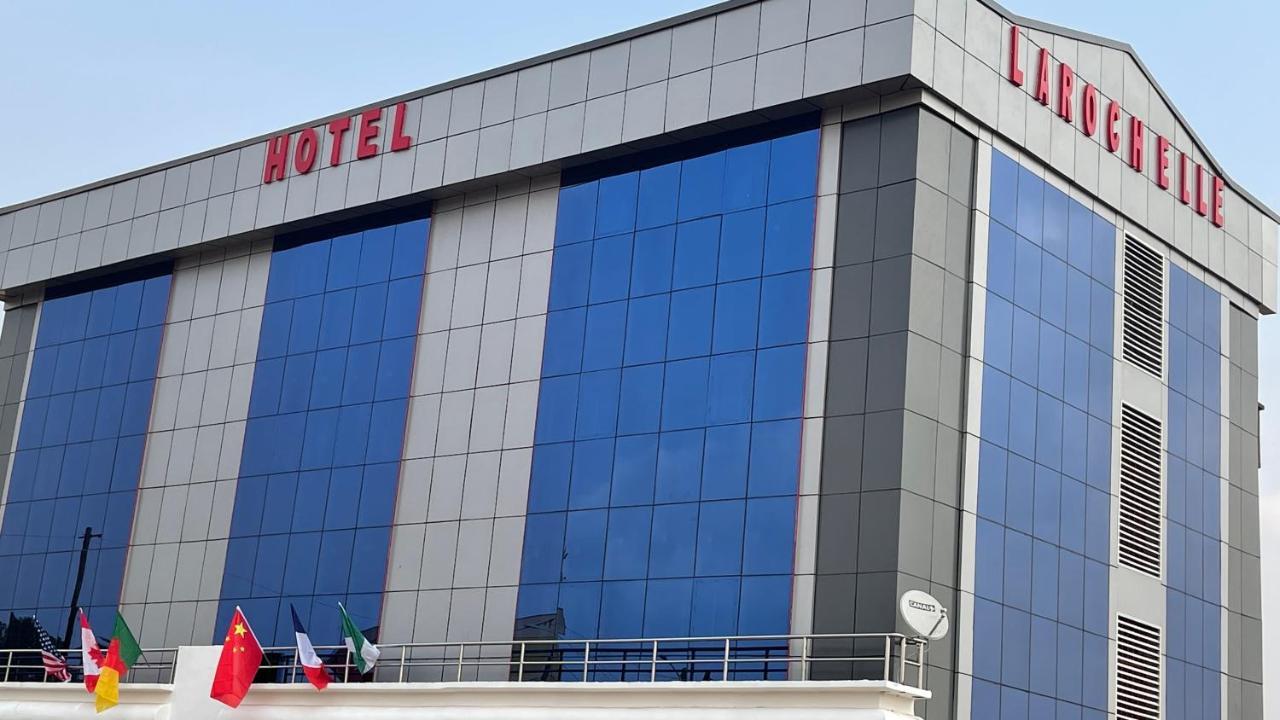 La Rochelle Hotel Яунде Экстерьер фото