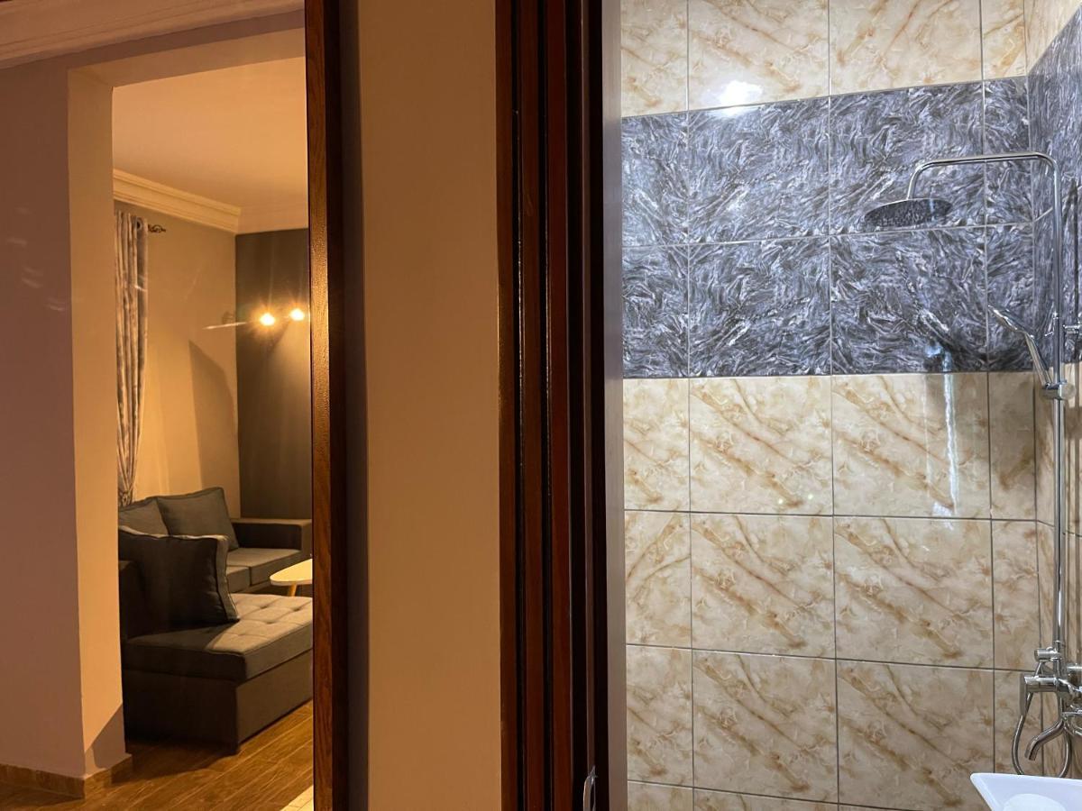 La Rochelle Hotel Яунде Экстерьер фото